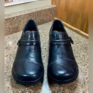 NIB Clarks Cheyn Madi Women’s Leather Slip-On Shoes